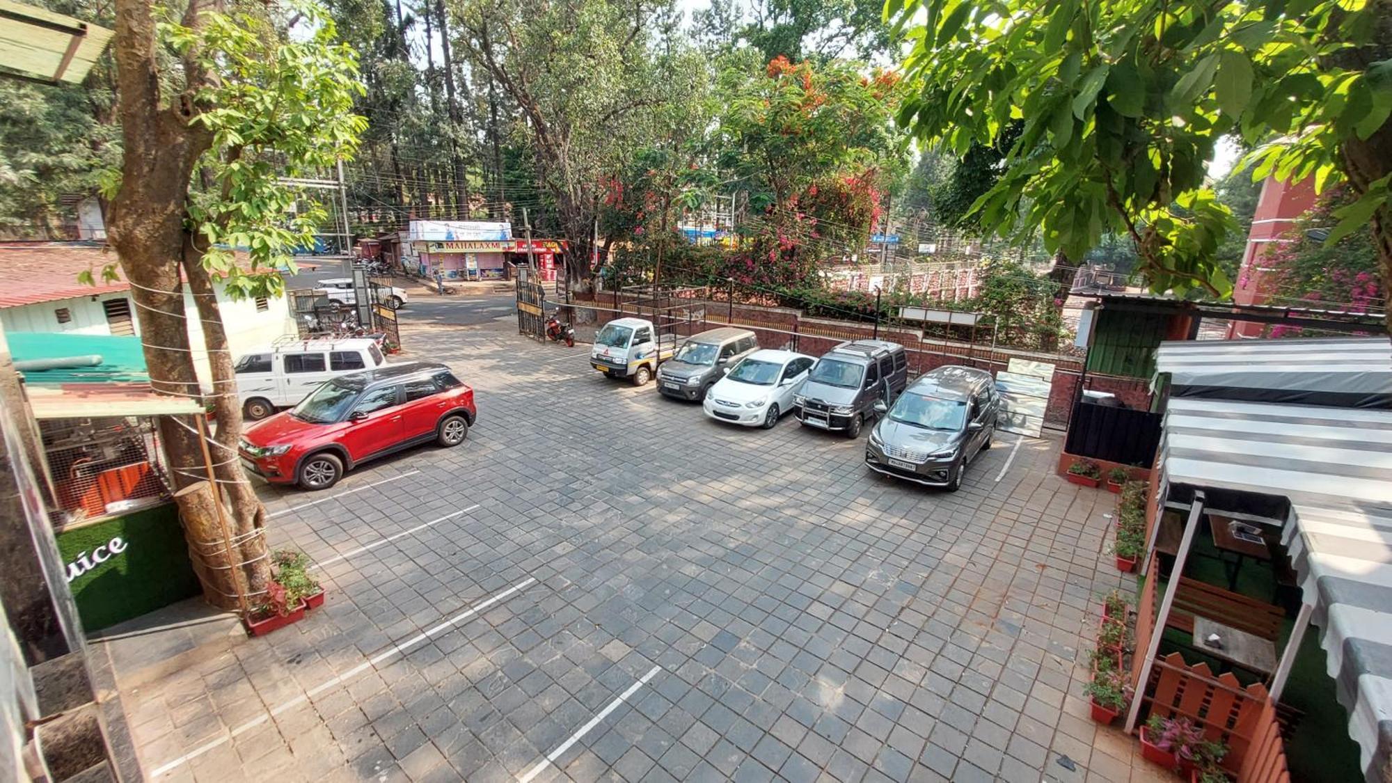 Onella Regency Hotel Panchgani Exterior photo